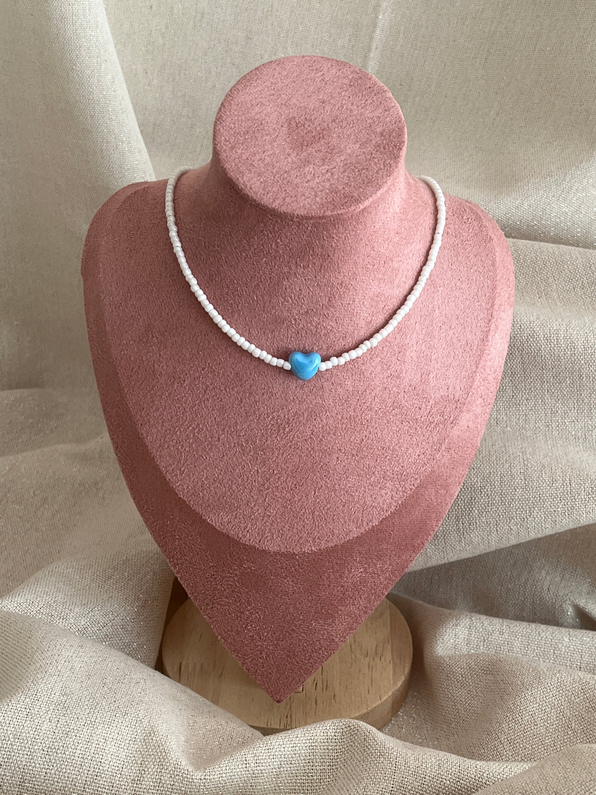collier bleu coeur tendance