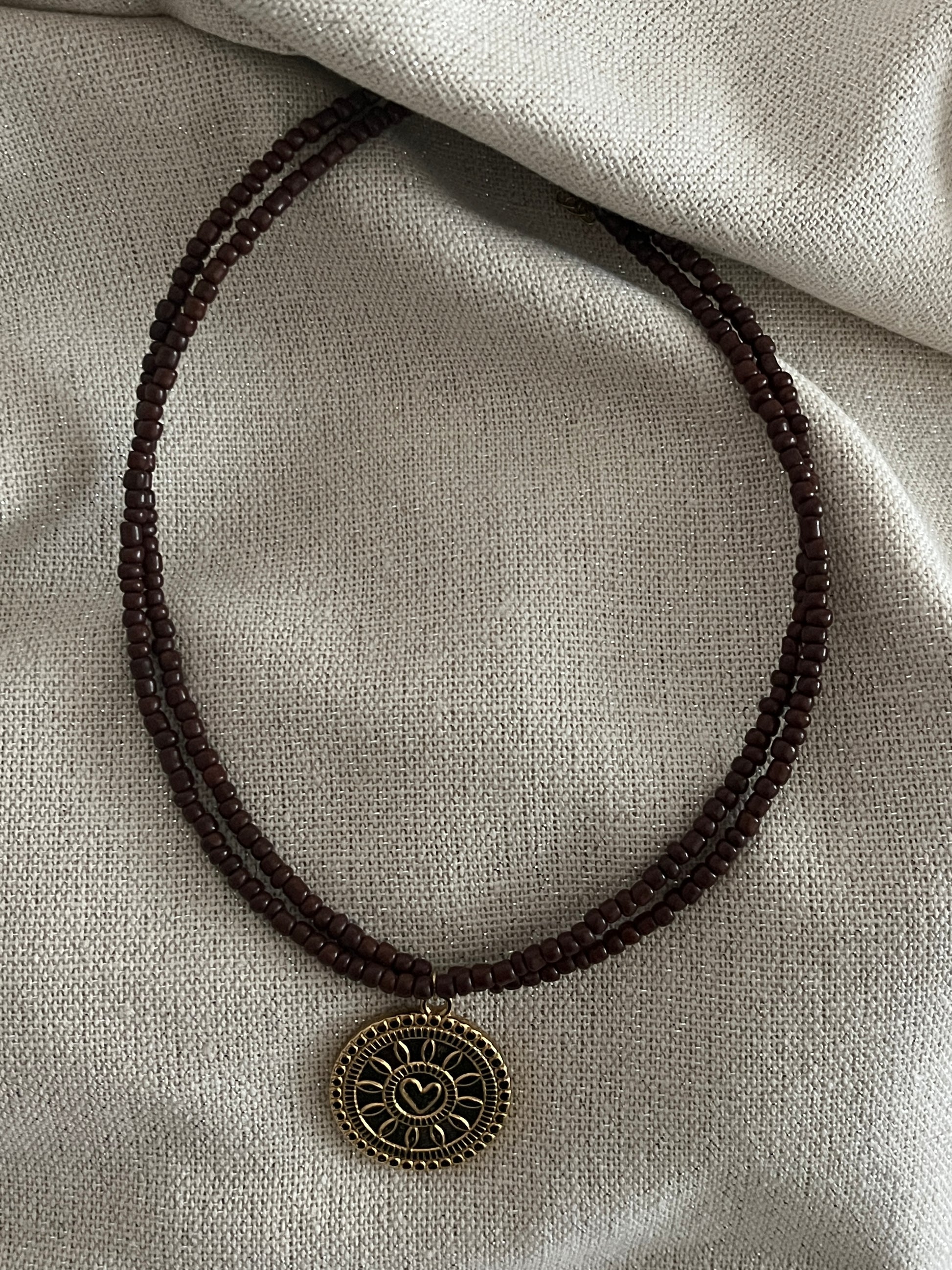 collier multirangs perles marron