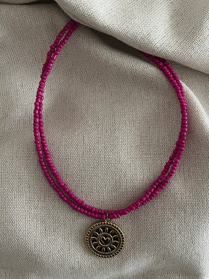collier multirang perles fuchsia