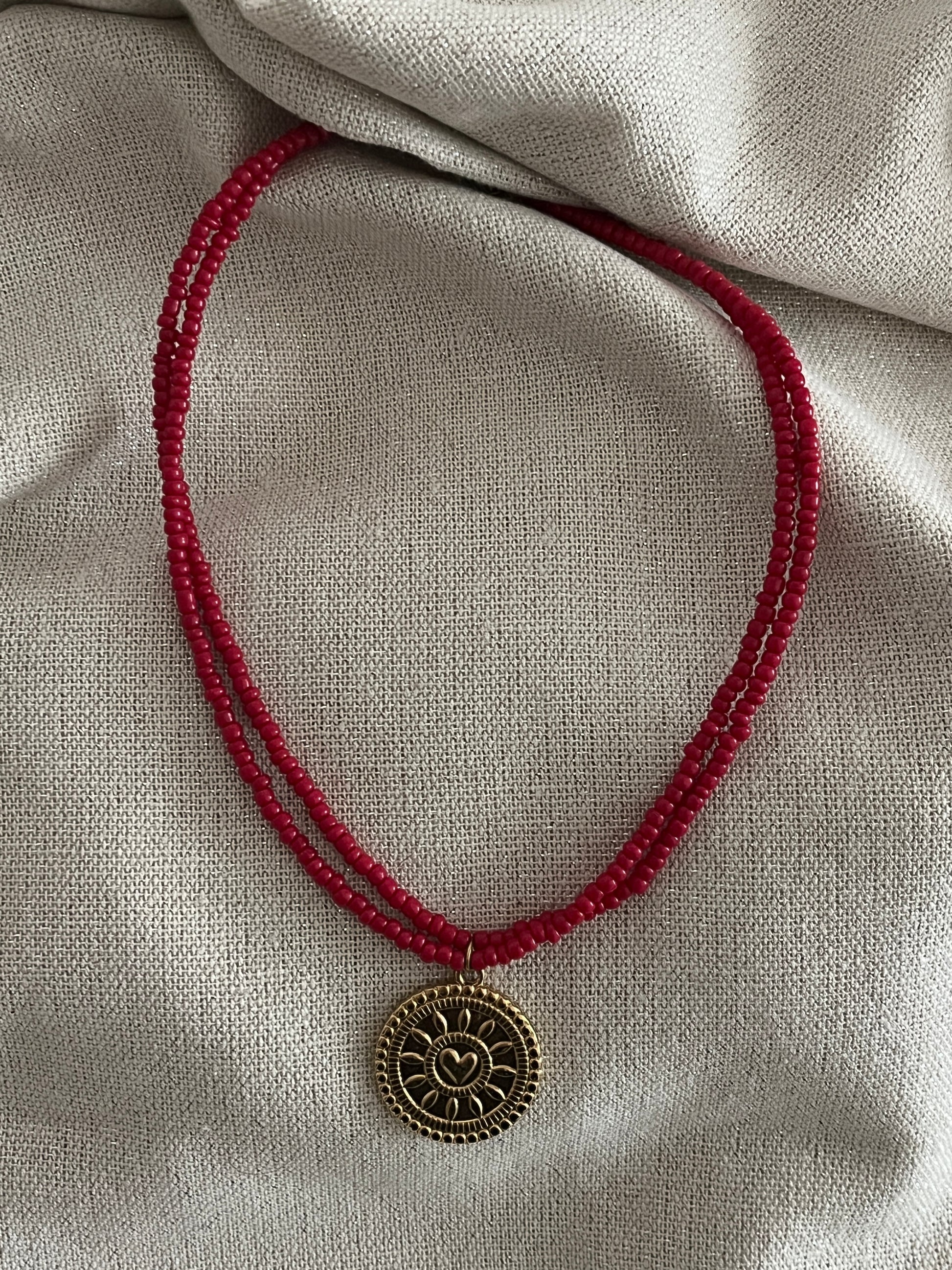 collier multirangs perles rouge