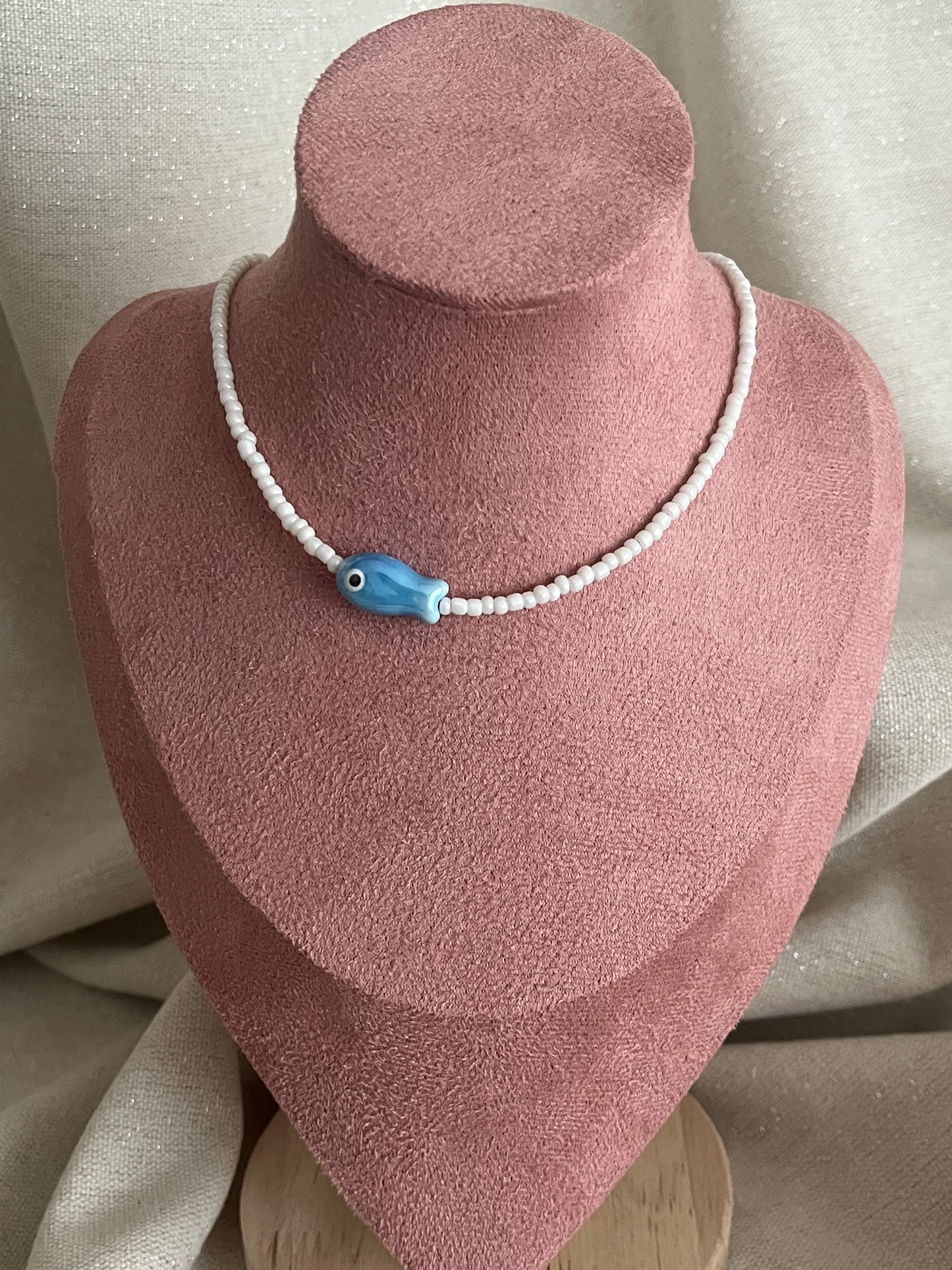 collier perles ceramique poisson bleu