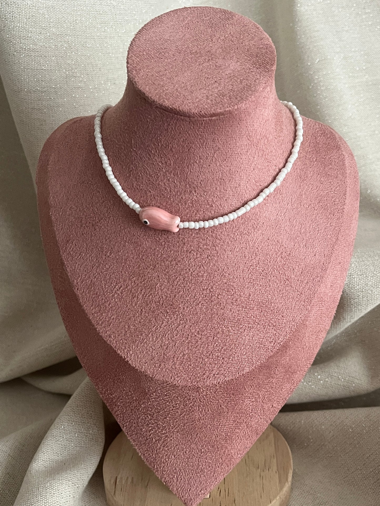 collier perles ceramique poisson rose
