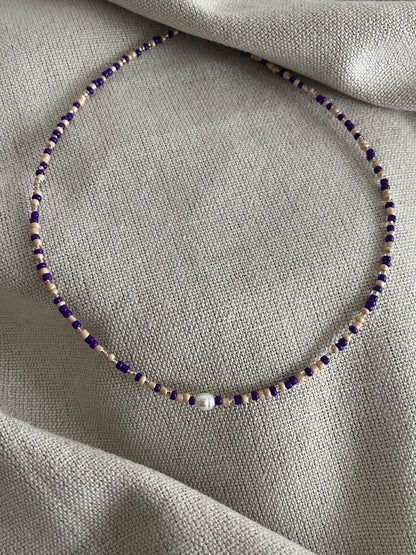 collier perles violet brille