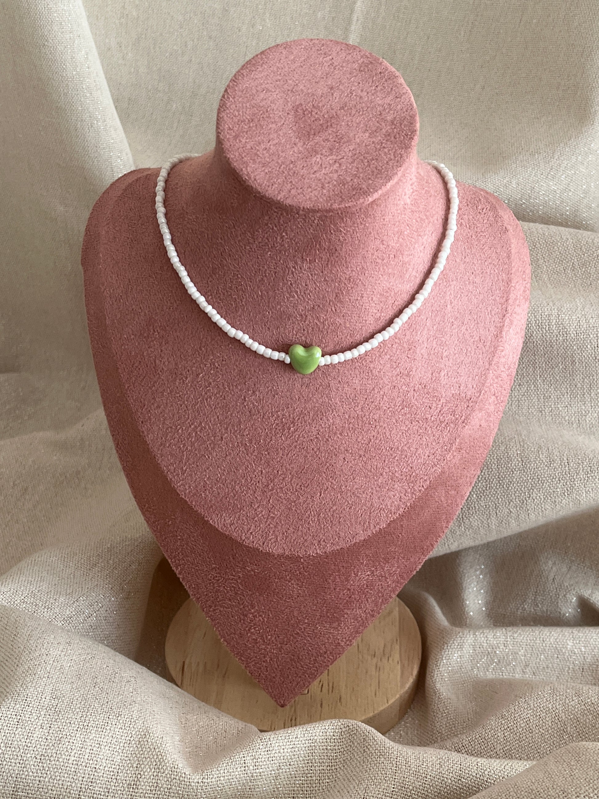 collier vert coeur tendance