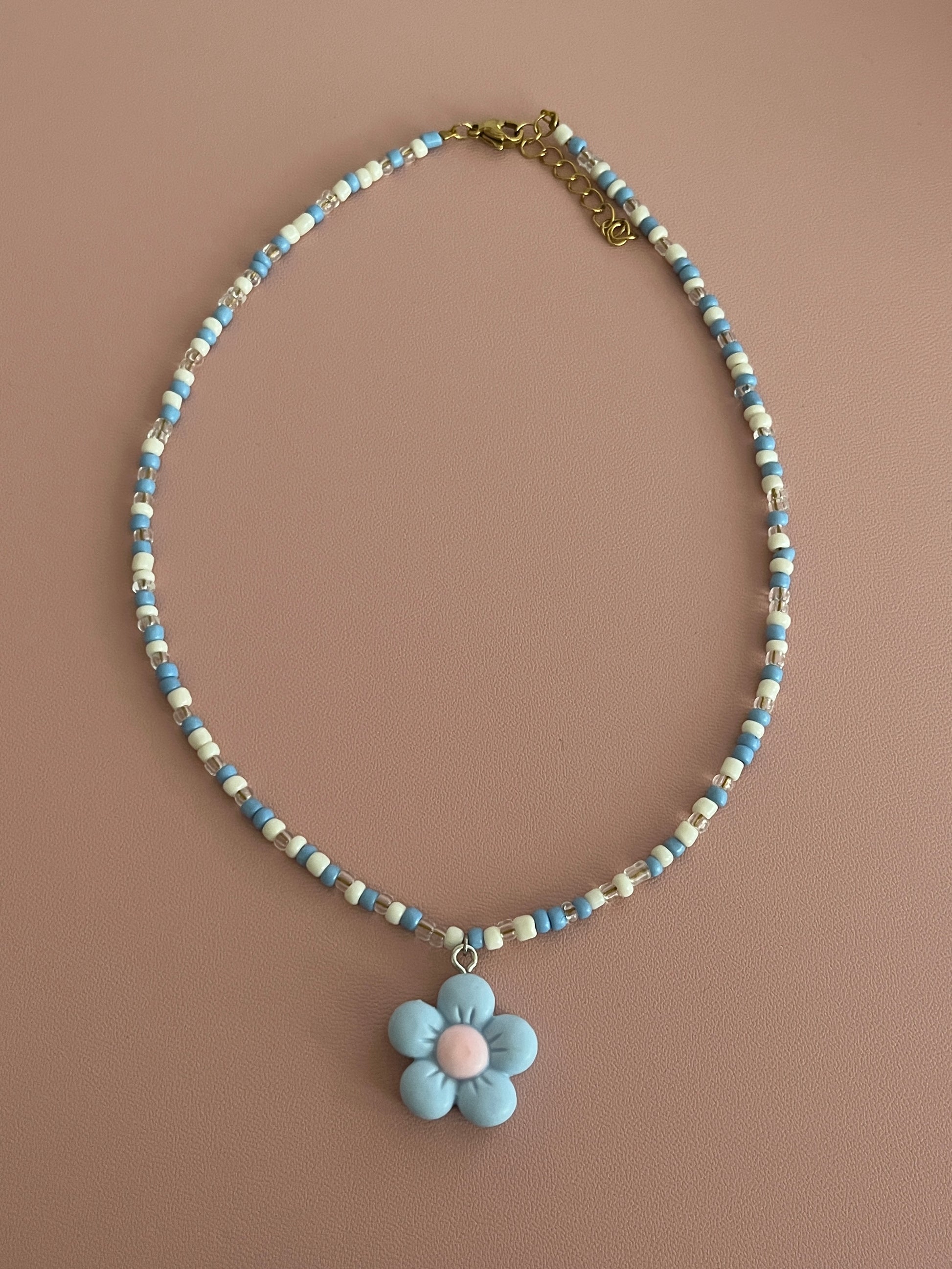 collier bleu fleur