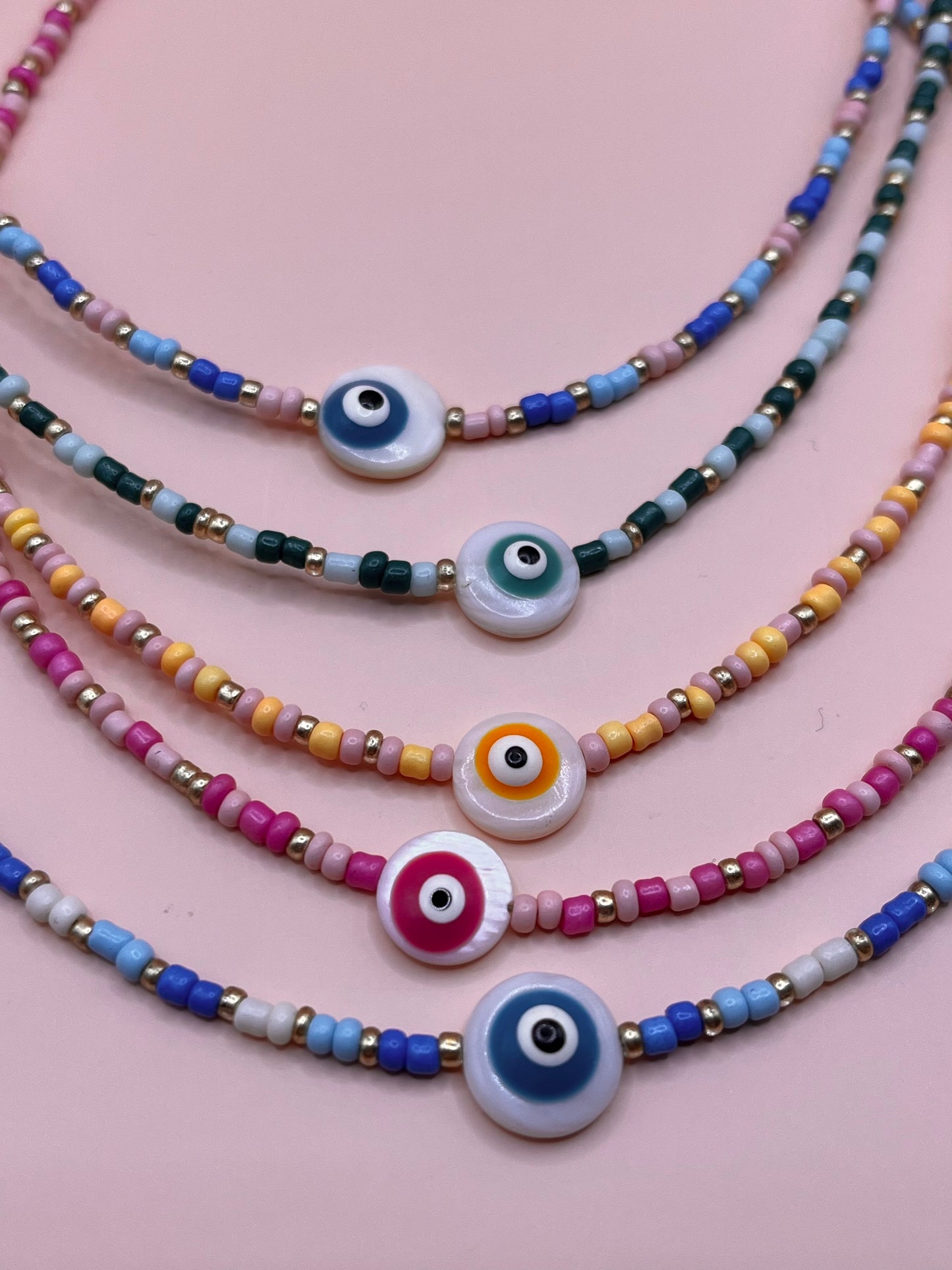 Isalis | Collier ras de cou en perles avec oeil coloré