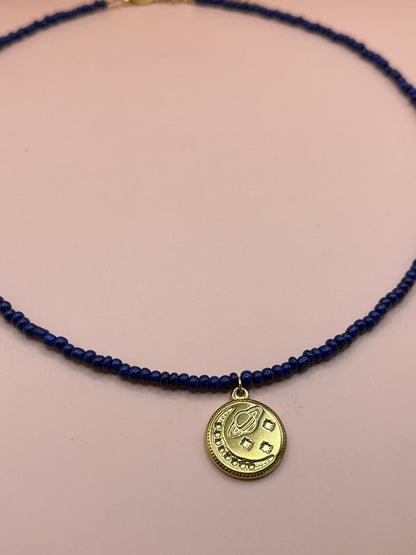 collier perles bleu marine