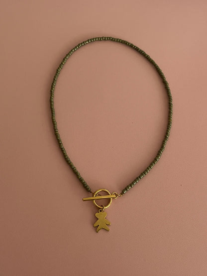 collier perles kaki ourson