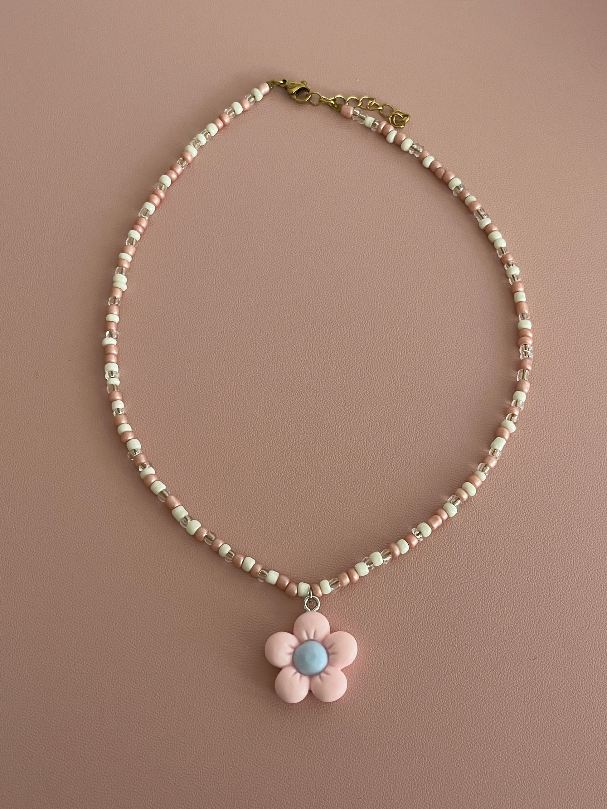 collier rose fleur