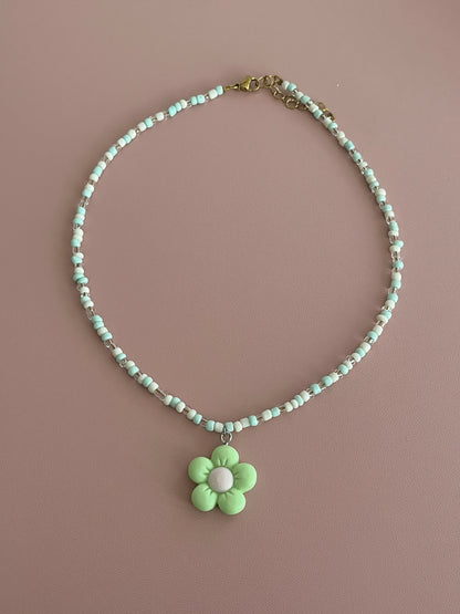 collier vert fleur