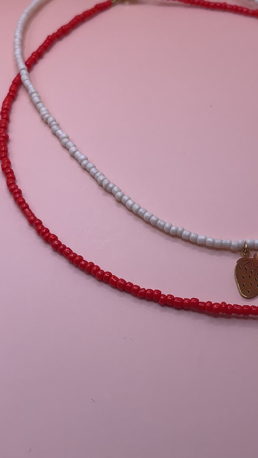 collier fraise perles