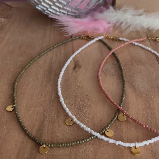 collier perles breloque 