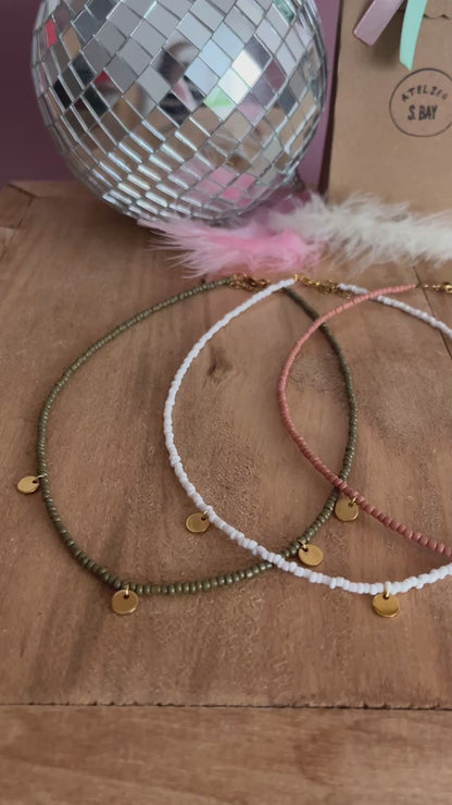 collier perles breloque 