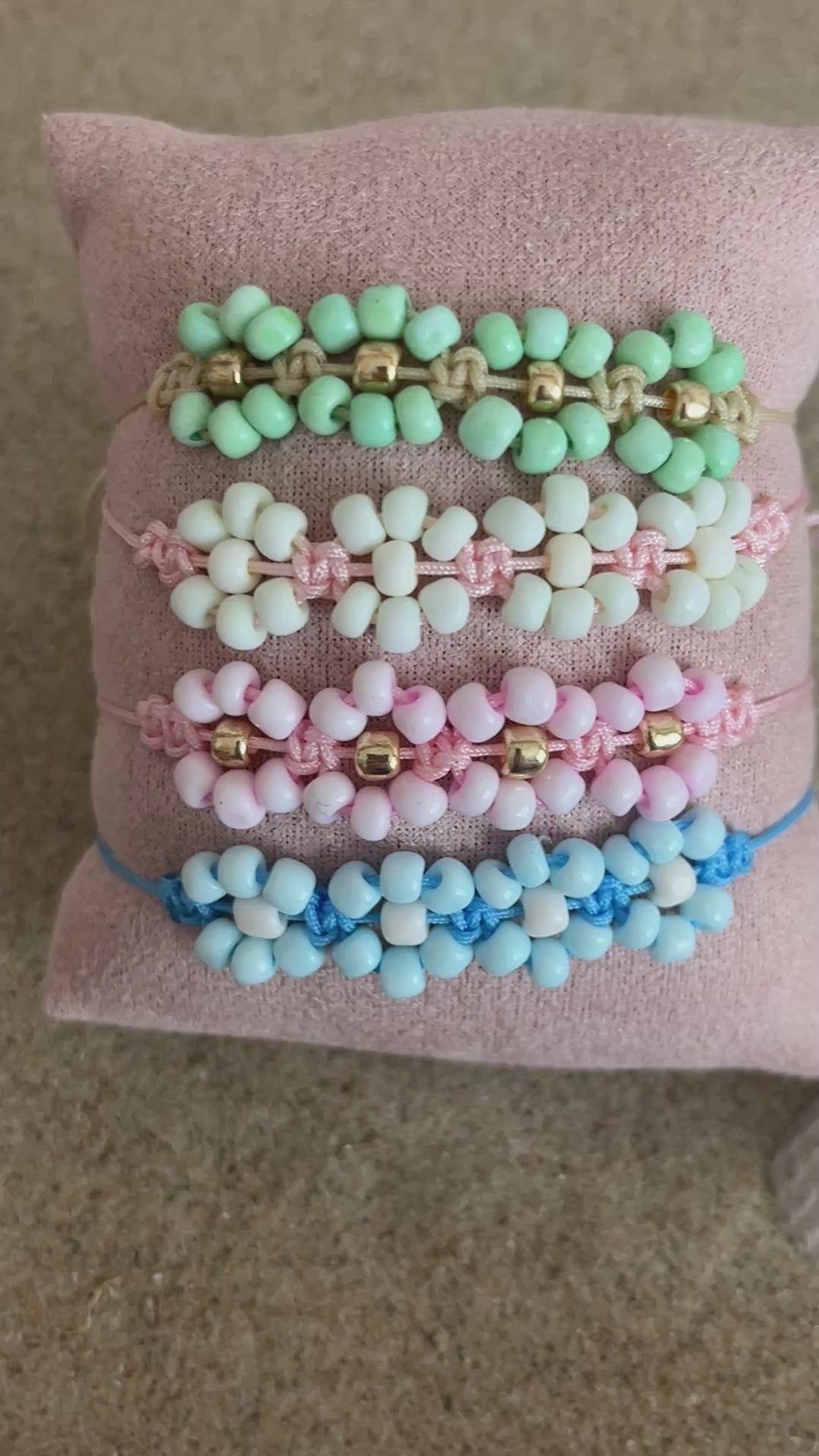 bracelets perles fleurs reglables